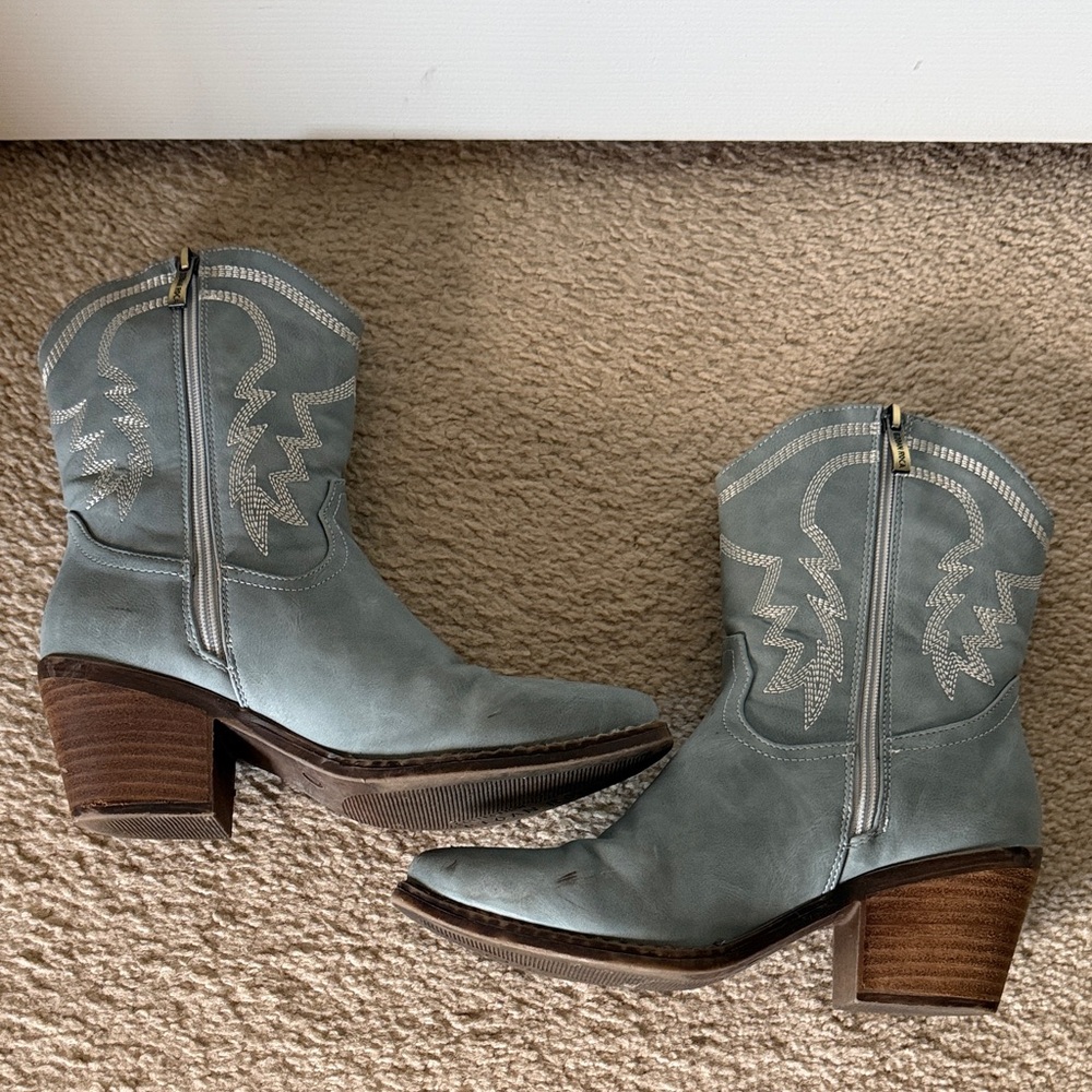 Women's Western Ankle Boots - Gray
